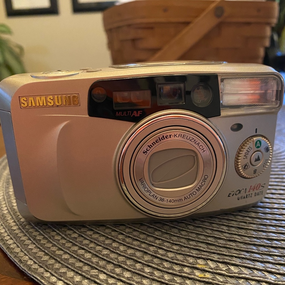 Gold Samsung Evoca 140S Quartz Date 35mm Camera & Case w/ Original Instructions